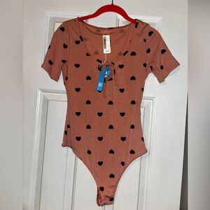 Laurel Scoop Tie Heart Print Bodysuit size M
